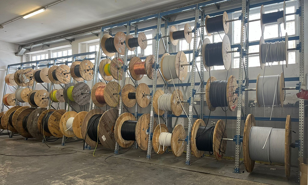 Strujni kabeli u skladištu firme Elektromaterijal Strujni kabeli u skladištu firme Elektromaterijal